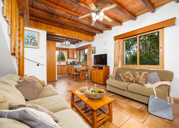 Angela Paradise * Argaka